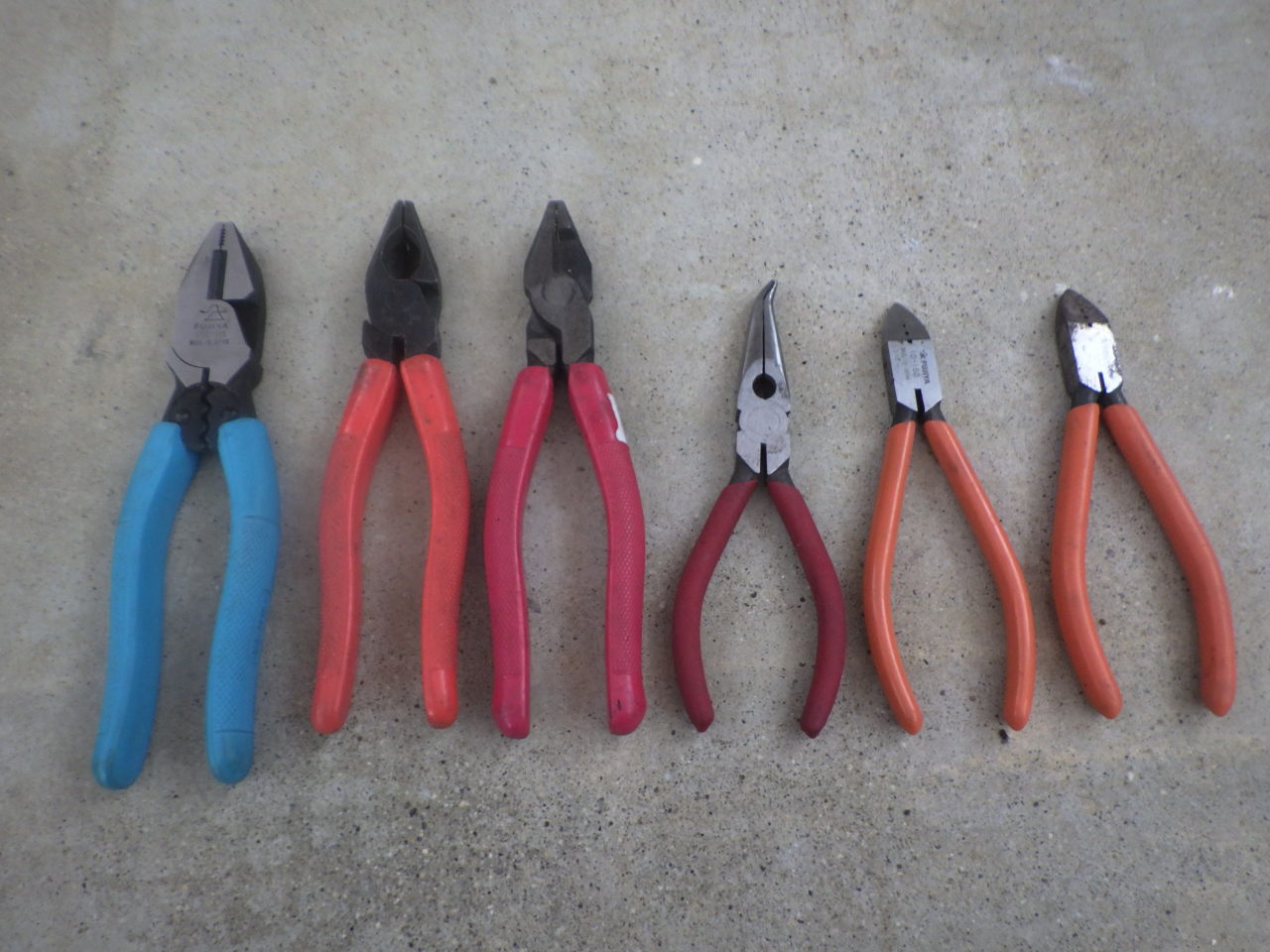 クニペックス エンドカッティングニッパー 200mm KNIPEX 61 01